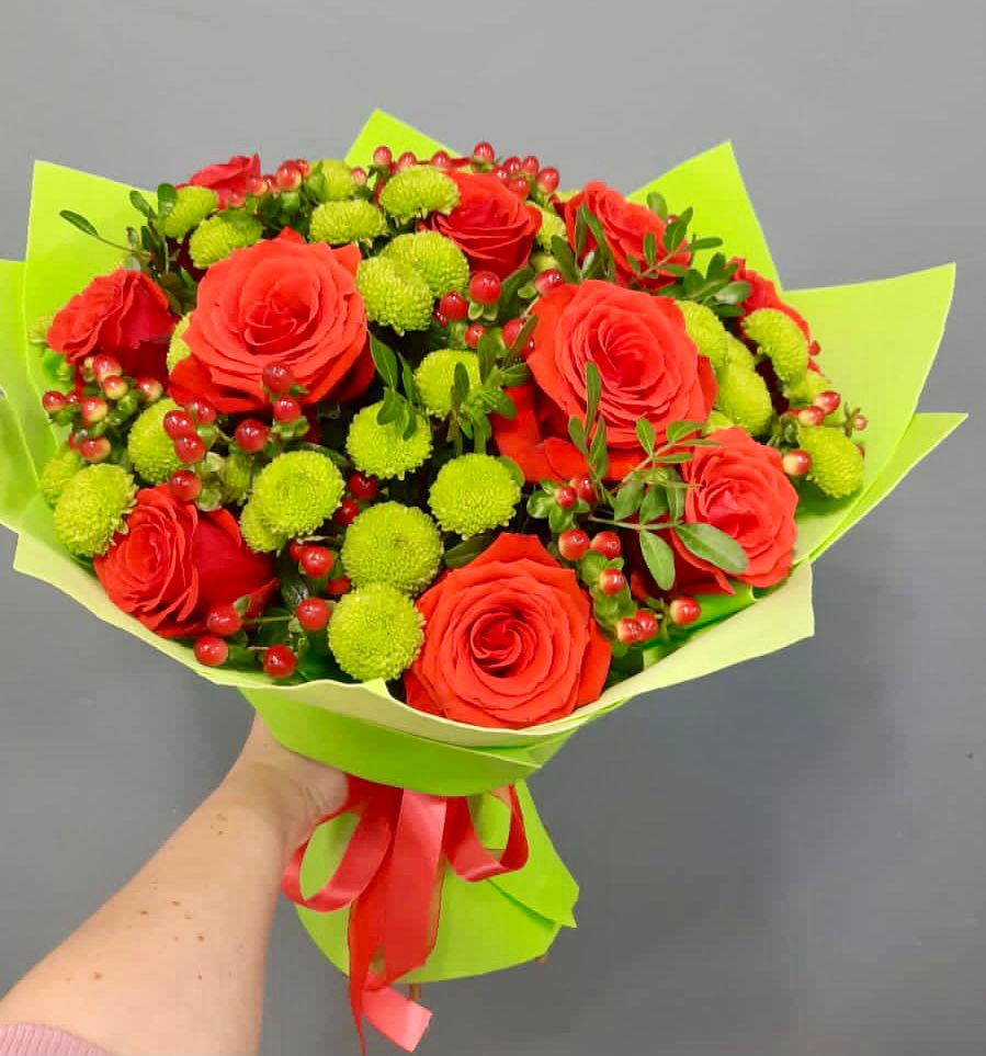 Букет цветов из: Хризантемы и Розы в Платаве