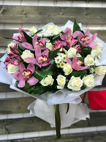 Букет цветов из: Розы и Хризантемы в Платаве
