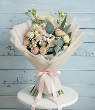 Букет цветов из:  Розы и Лизиантусы в Платаве