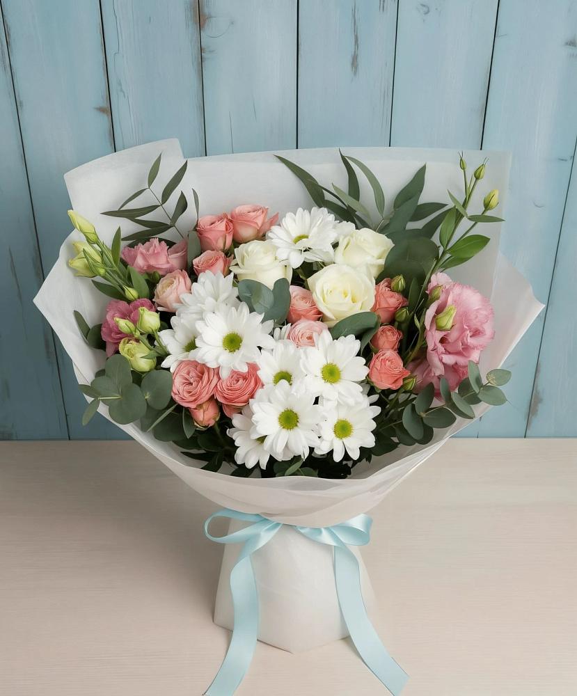 Букет цветов из: Розы, Лизиантусы и Хризантемы в Платаве