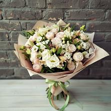 Букет цветов из:  Альстромерии, Розы и Хризантемы в Платаве