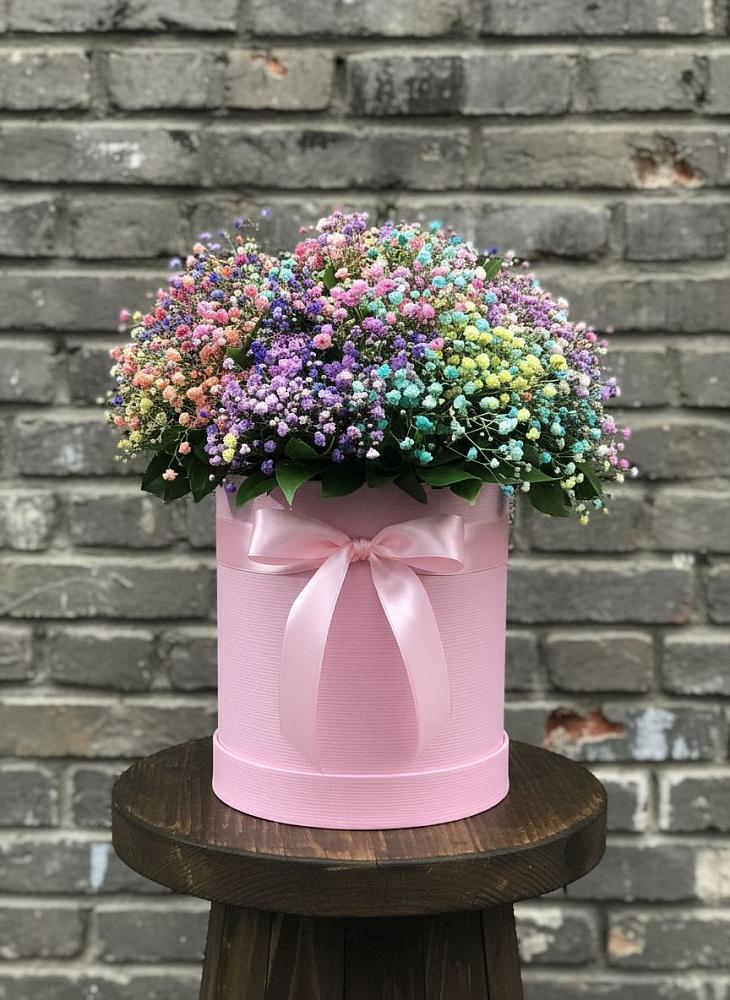 Цветочная композиция из Гипсофила и Розы в шляпной коробке в Платаве