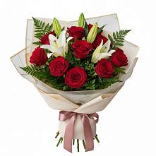 Букет цветов из:  Лилии и Розы в Платаве