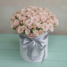 Цветочная композиция из Розы в шляпной коробке в Платаве