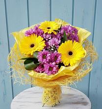 Букет цветов из:  Хризантемы и Герберы в Платаве