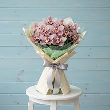 Букет цветов из:  Орхидеи и Розы #REPLACE_PRED# Платаве