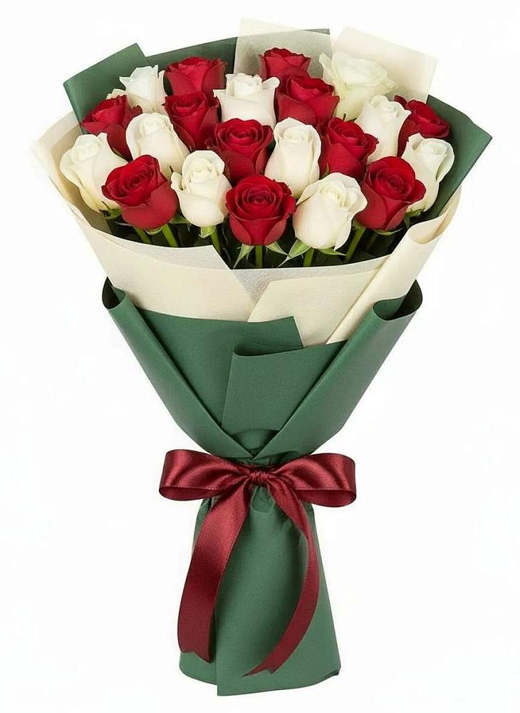 Букет Микс из красных и белых роз в Платаве