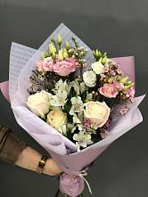 Букет цветов из:  Альстромерии, Розы и Лизиантусы #REPLACE_PRED# Платаве