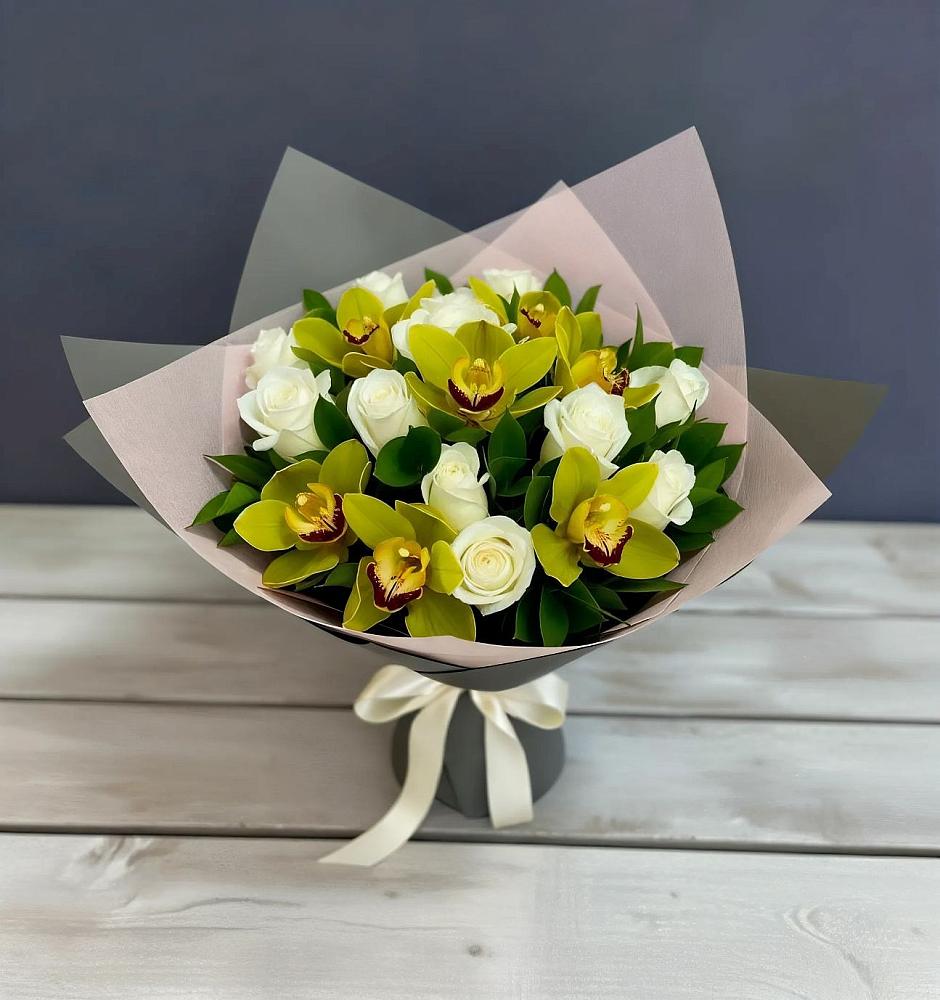 Букет цветов из: Орхидеи и Розы в Платаве