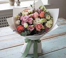 Букет цветов из:  Розы, Лизиантусы и Гвоздики #REPLACE_PRED# Платаве