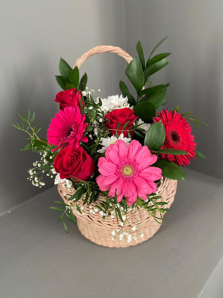 Цветочная композиция из Розы, Хризантемы и Герберы в корзине в Платаве