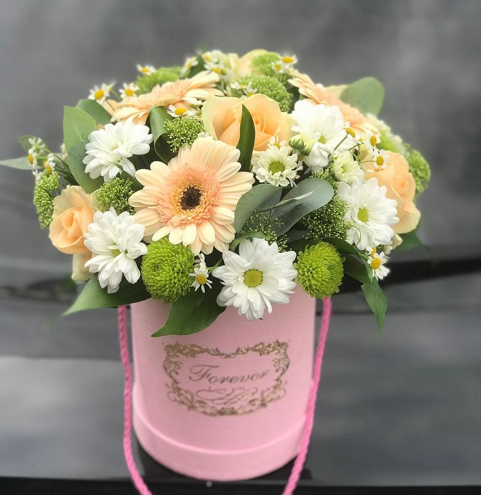 Цветочная композиция из Розы, Герберы и Хризантемы в шляпной коробке в Платаве