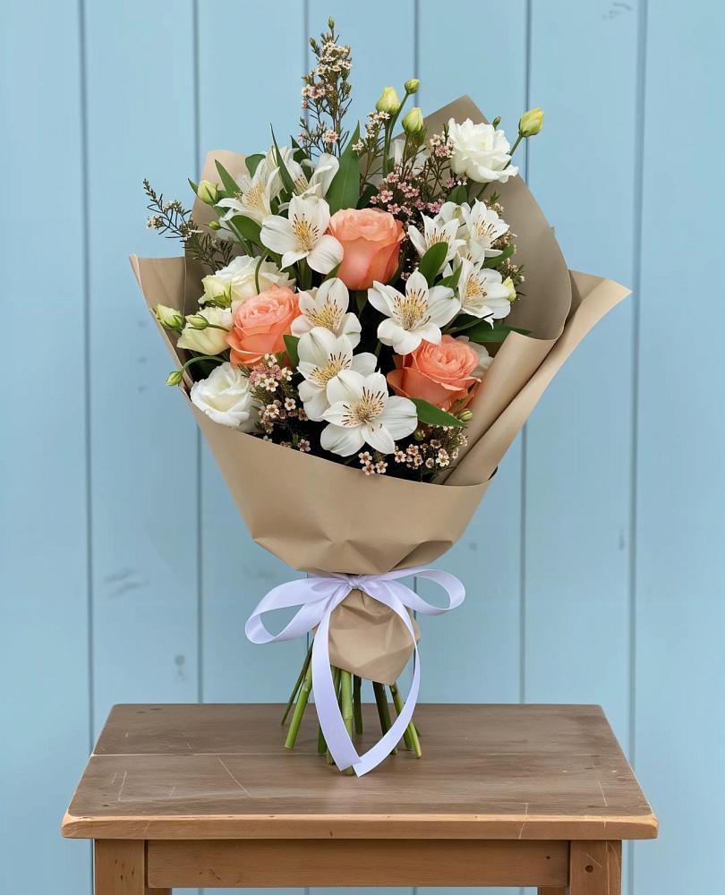 Букет цветов из: Альстромерии, Лизиантусы, Розы и Хризантемы в Платаве