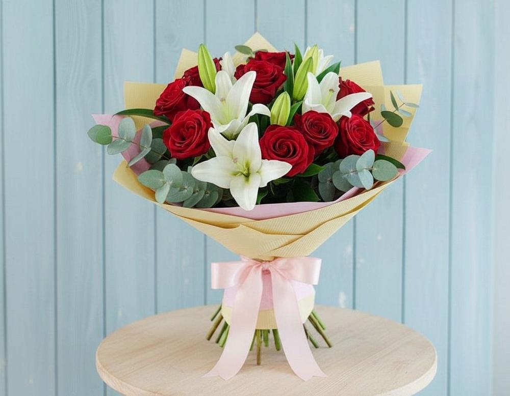 Букет цветов из: Лилии и Розы в Платаве