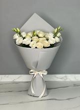 Букет цветов из:  Розы и Лизиантусы в Платаве